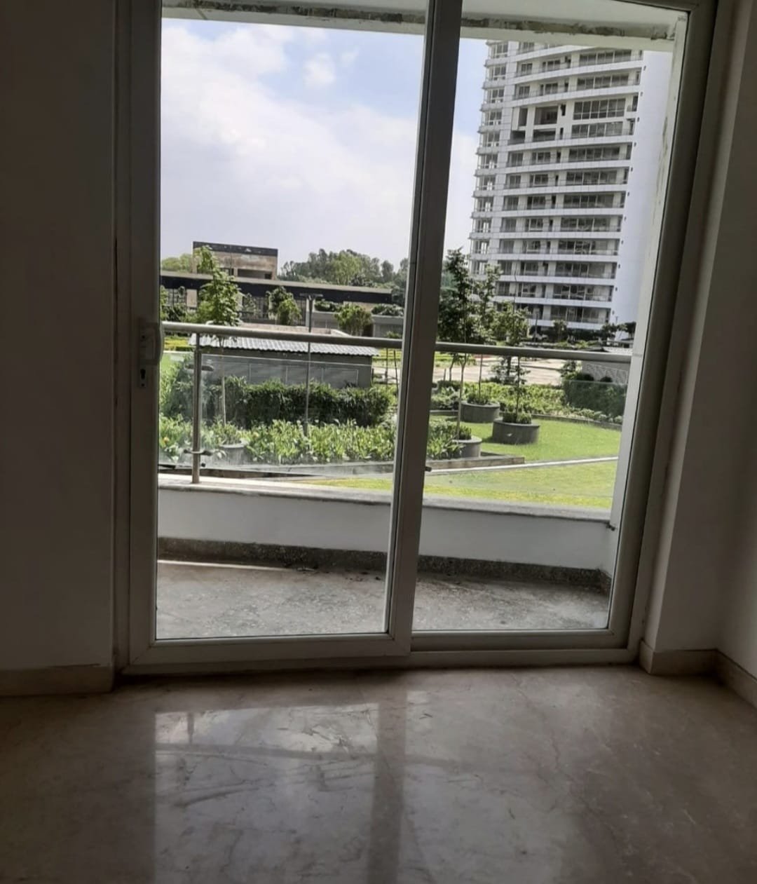 4BHK Krrish Provence Estate, Gwalpahari available for rent